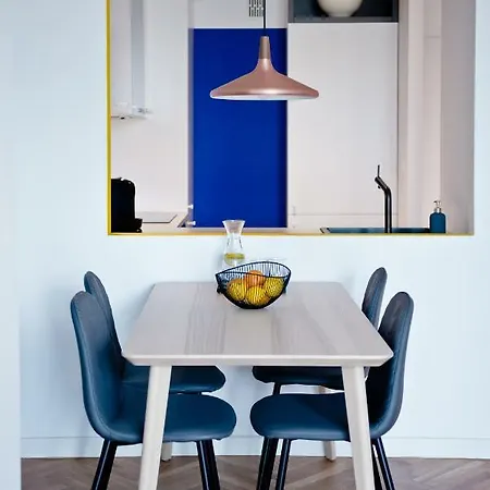 Apartament Chlodna Near To City Center Апартаменты
