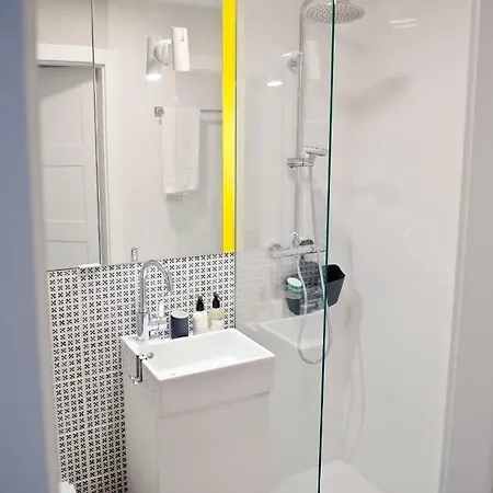 Chlodna Near To Center *