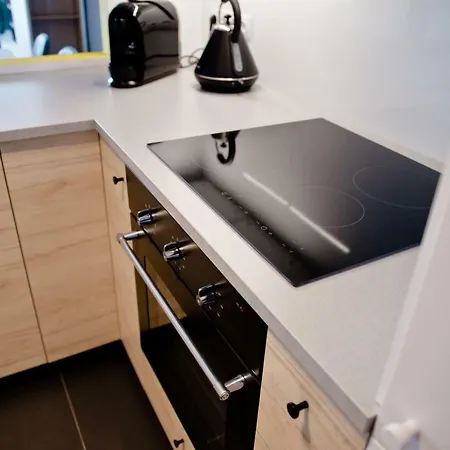 Chlodna Near To Center * وارسو