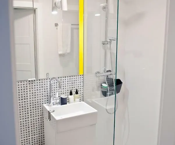 Chlodna Near To Center *