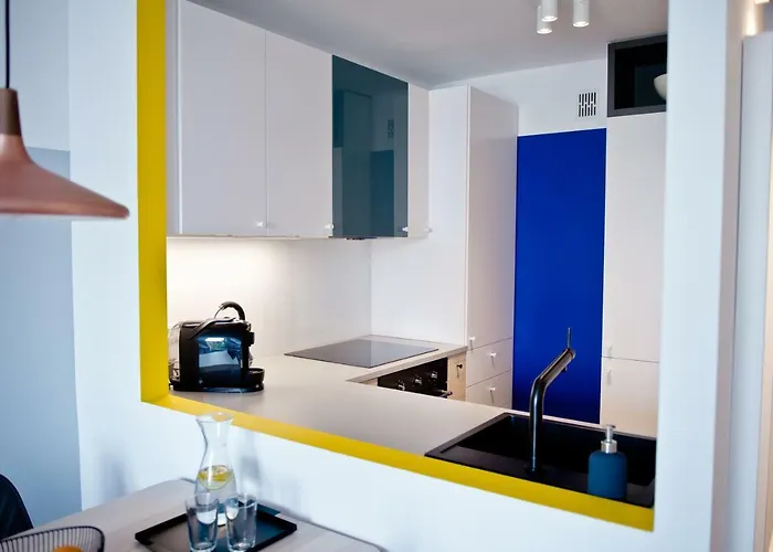 Chlodna Near To Center *