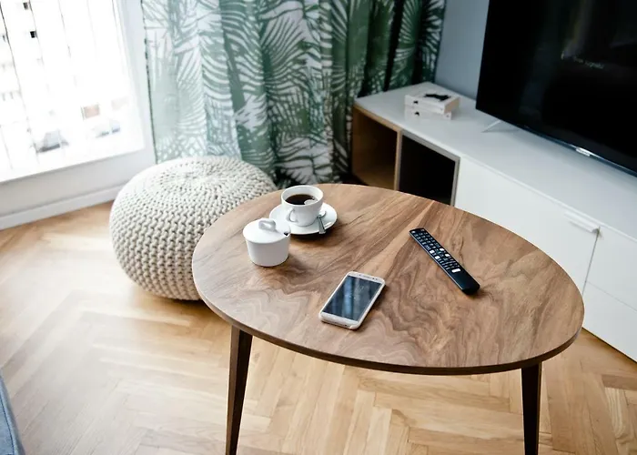 Chlodna Near To Center وارسو